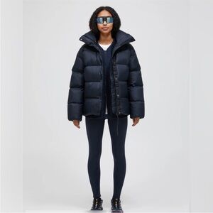 PEAK PERFORMANCE Black Puffer Jacket